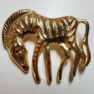 *E 🦓📍🧥 Zebra Brooch gold plated